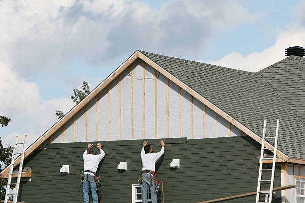 Professional Emergency Siding Repair technician working in Richwood, NJ